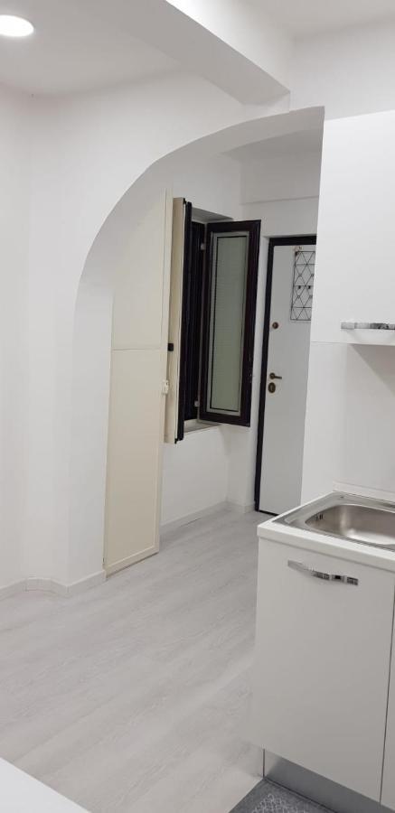 Holiday House Fieravecchia Salerno Exteriör bild